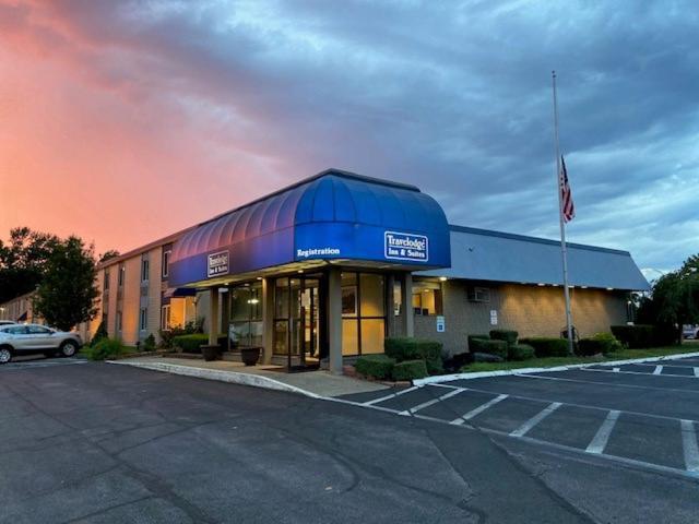 Travelodge Inn & Suites By Wyndham Albany Esterno foto