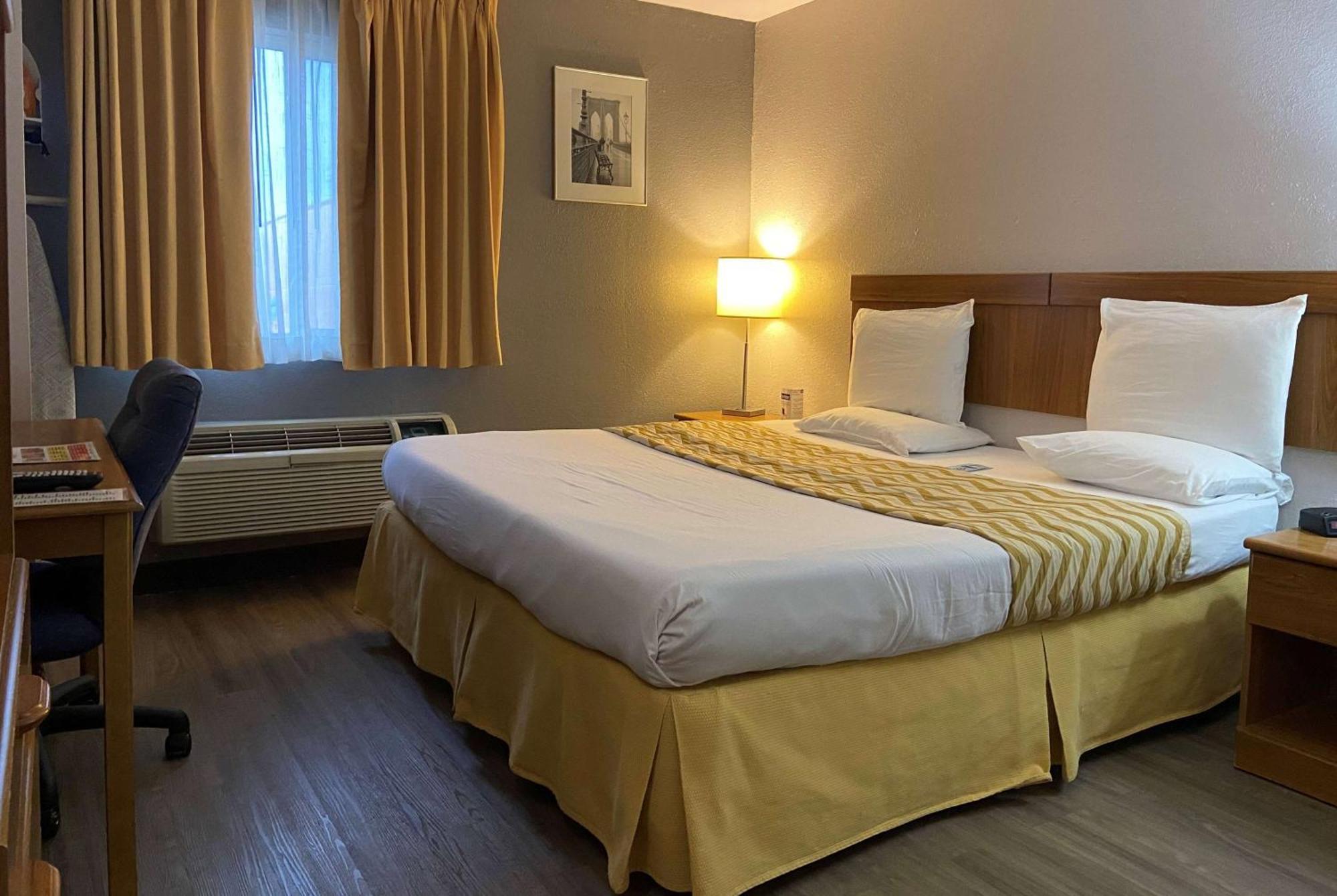 Travelodge Inn & Suites By Wyndham Albany Esterno foto